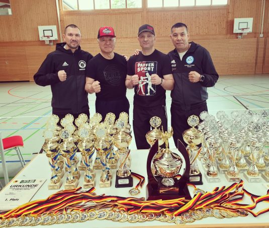 Almaz Boxclub Trophäen